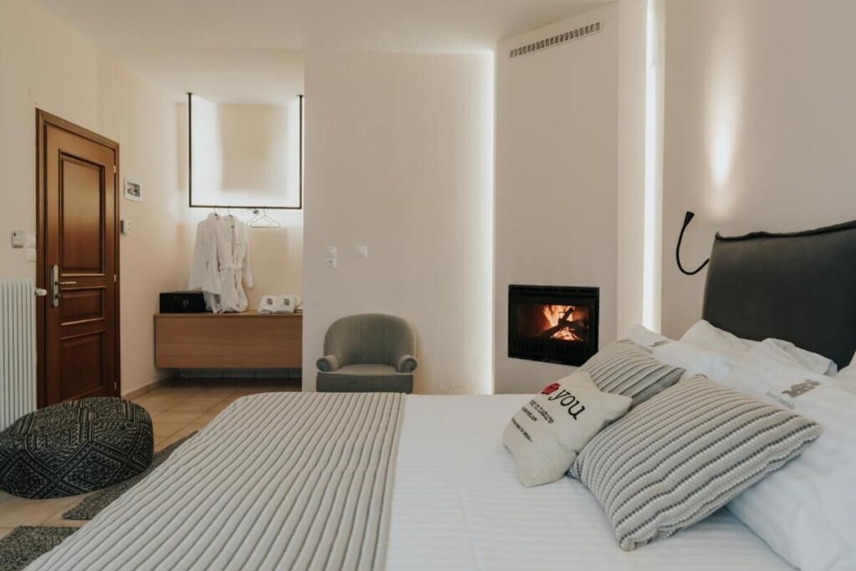 Quarto casal luxo, sacada, vista para a cidade | Cofres nos quartos, quartos à prova de som, Wi-Fi de cortesia