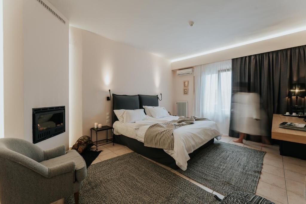 Habitación doble Deluxe, balcón, vista a la ciudad | Caja de seguridad en la habitación, insonorización y wifi gratis 