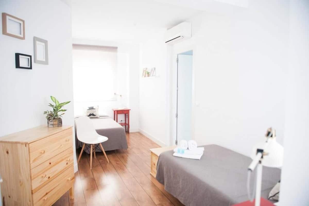 Standard Twin Room | Free WiFi