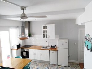 Private kitchen - Hostal Smile & Co  (Alacant)