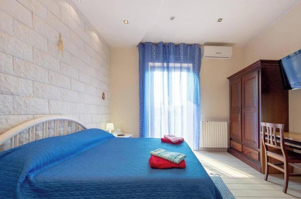 1 camera, ferro/asse da stiro, Wi-Fi, lenzuola
