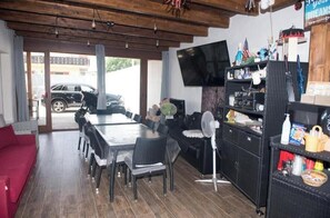 Interior - B&B S Home: Small Double/Twin Room with Twin Beds (Napoli)