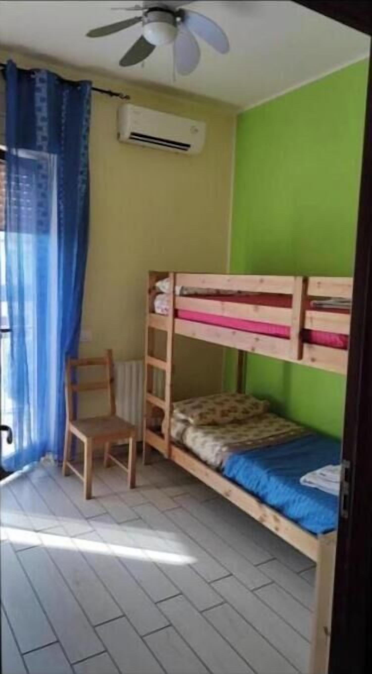 1 chambre, fer et planche à repasser, Wi-Fi, literie fournie
