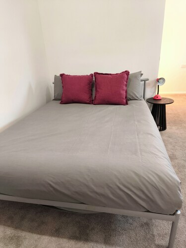 Private Ensuite Guest Suite near MONA with NBN WiFi and Air purifier