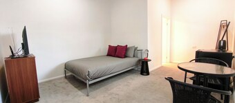 Private Ensuite Guest Suite near MONA with NBN WiFi and Air purifier