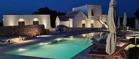 Seasonal outdoor pool