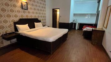 Habitación Premium doble, balcón, vistas al río | Wifi gratis