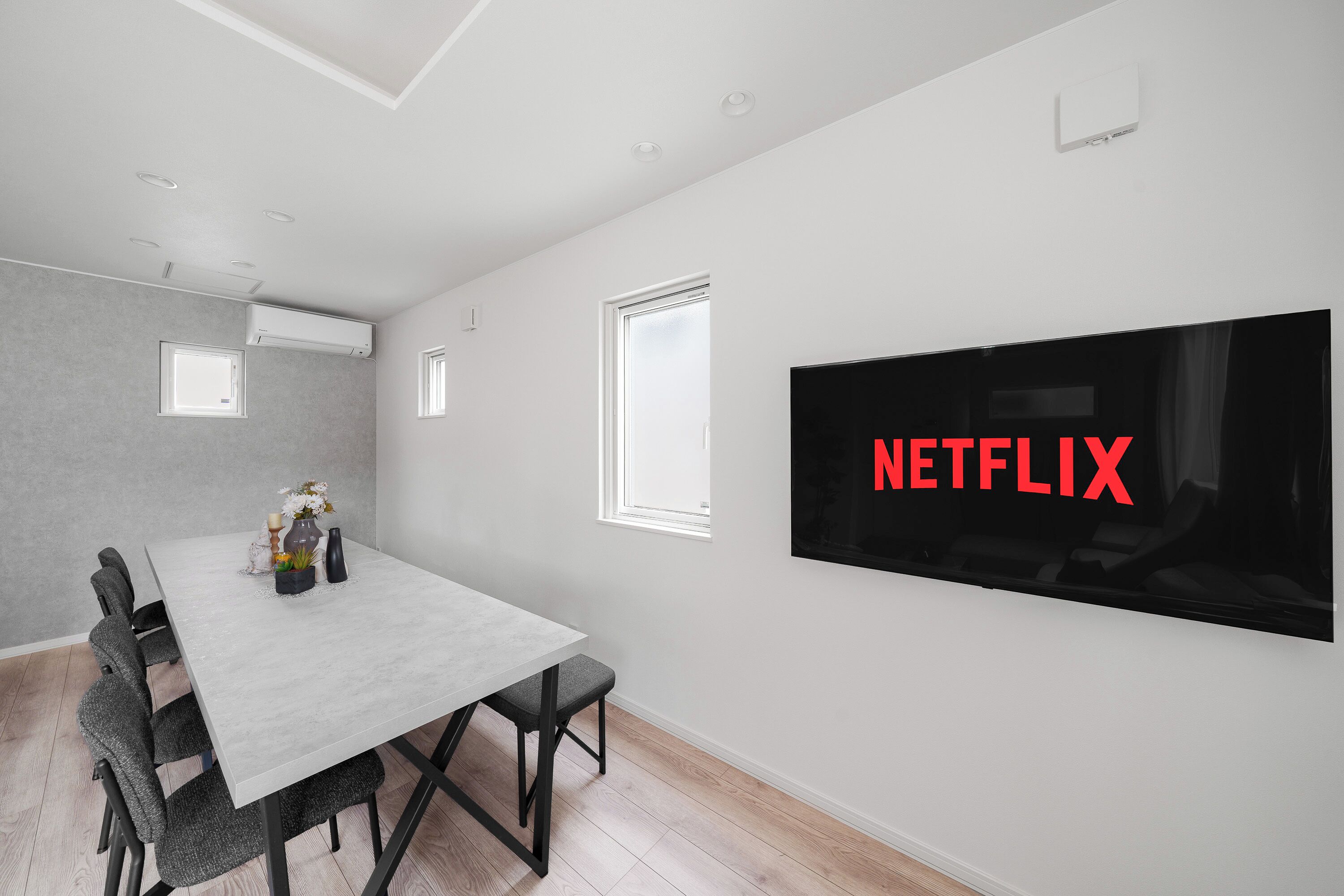 Apartment | Dining