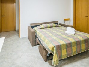 2 Schlafzimmer, Schreibtisch, Bügeleisen/Bügelbrett, WLAN