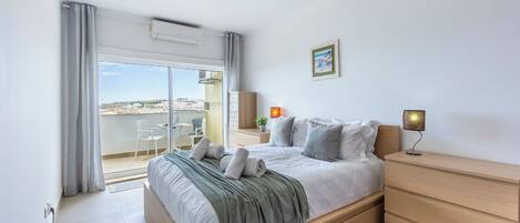 1 bedroom, iron/ironing board, travel cot, WiFi