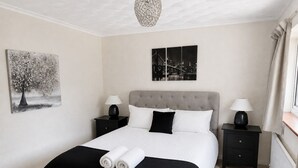 3 chambres, fer et planche à repasser, accès au Wi-Fi (inclus)