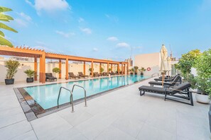 Pool - StayShort - Stylish 1 Bedroom in JVC - Sleeps 4 (JVC)