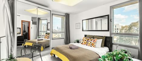2 bedrooms, iron/ironing board, Internet, bed sheets