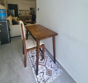 Dining - 1-bedroom apartment GYM - Washer - Walk to Yaya Center (Nairobi)
