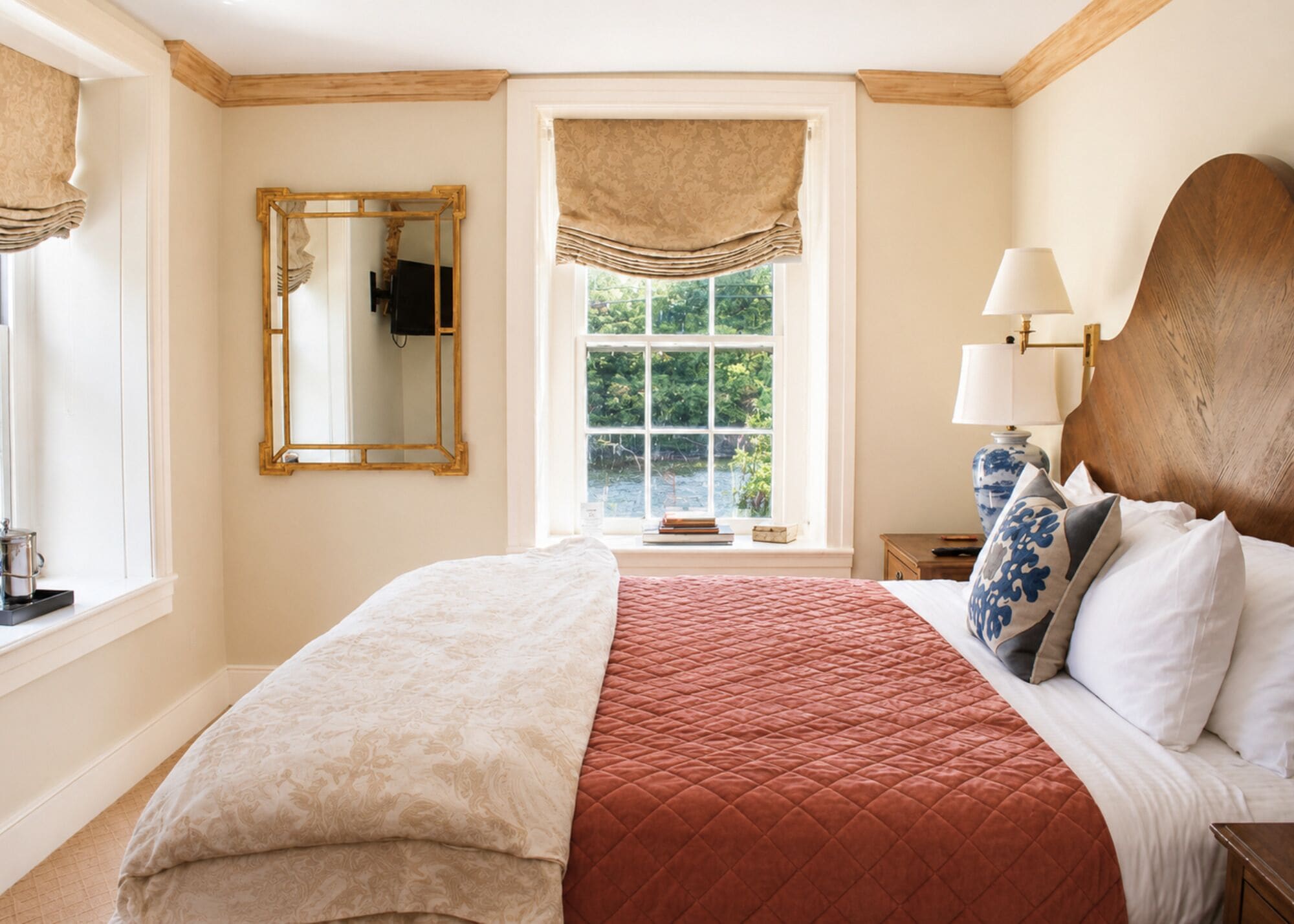 Deluxe Double Room, River View | In-room safe, iron/ironing board, WiFi (free)