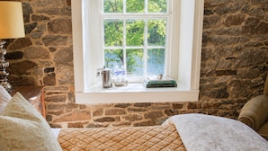 Deluxe Double Room, River View | In-room safe, iron/ironing board, free WiFi - Golden Pheasant Inn (Erwinna)