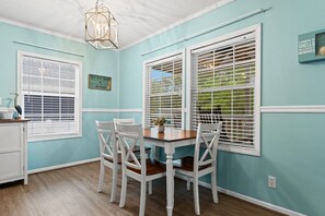 Dining - Bluebonnet by the Beach𓇼Golf Cart+Beach Gear+Cozy (Oak Island)
