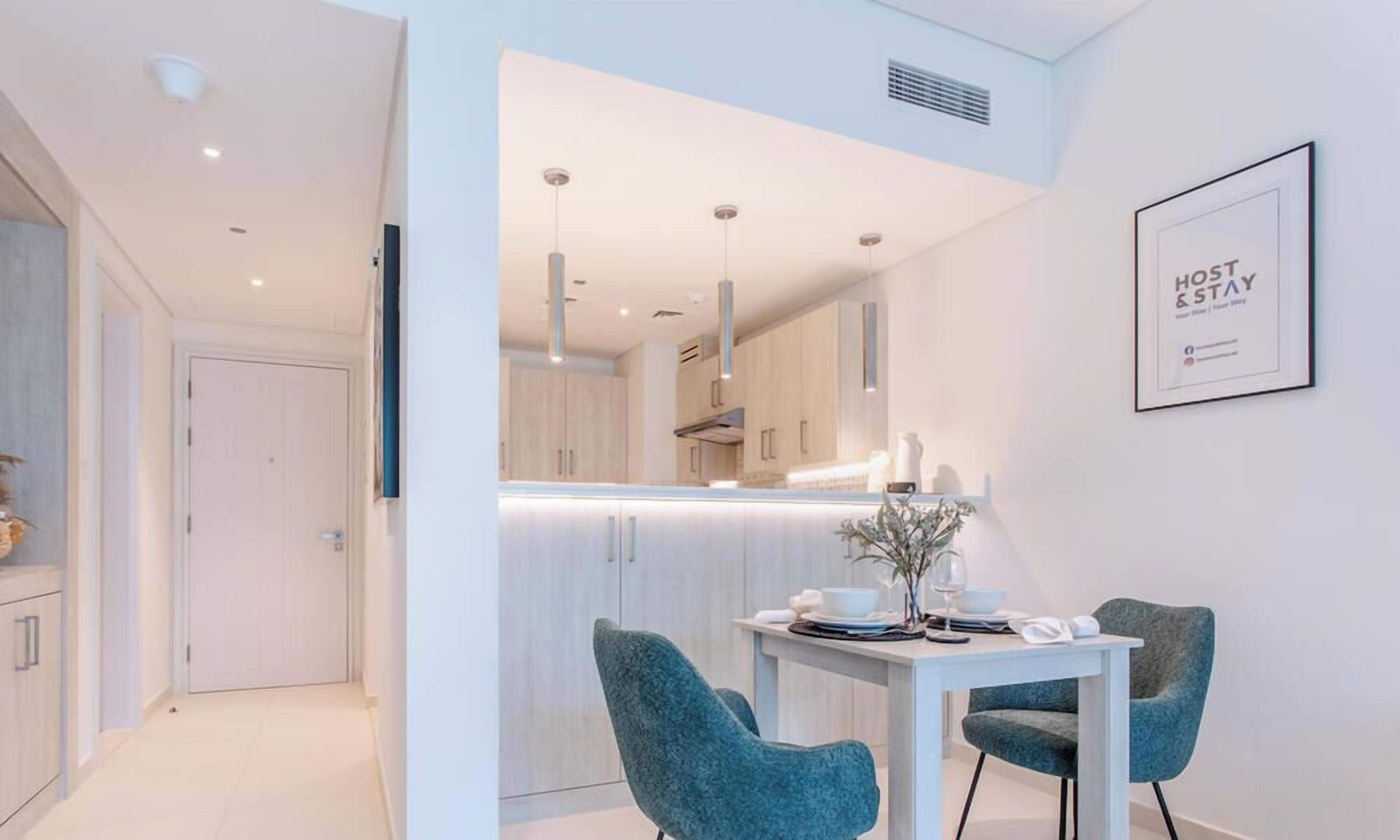 Deluxe Apartment, 1 Bedroom, Balcony | Dining