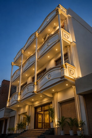 Exterior detail - Shri Ram Janki Atithi Nivas (Varanasi)