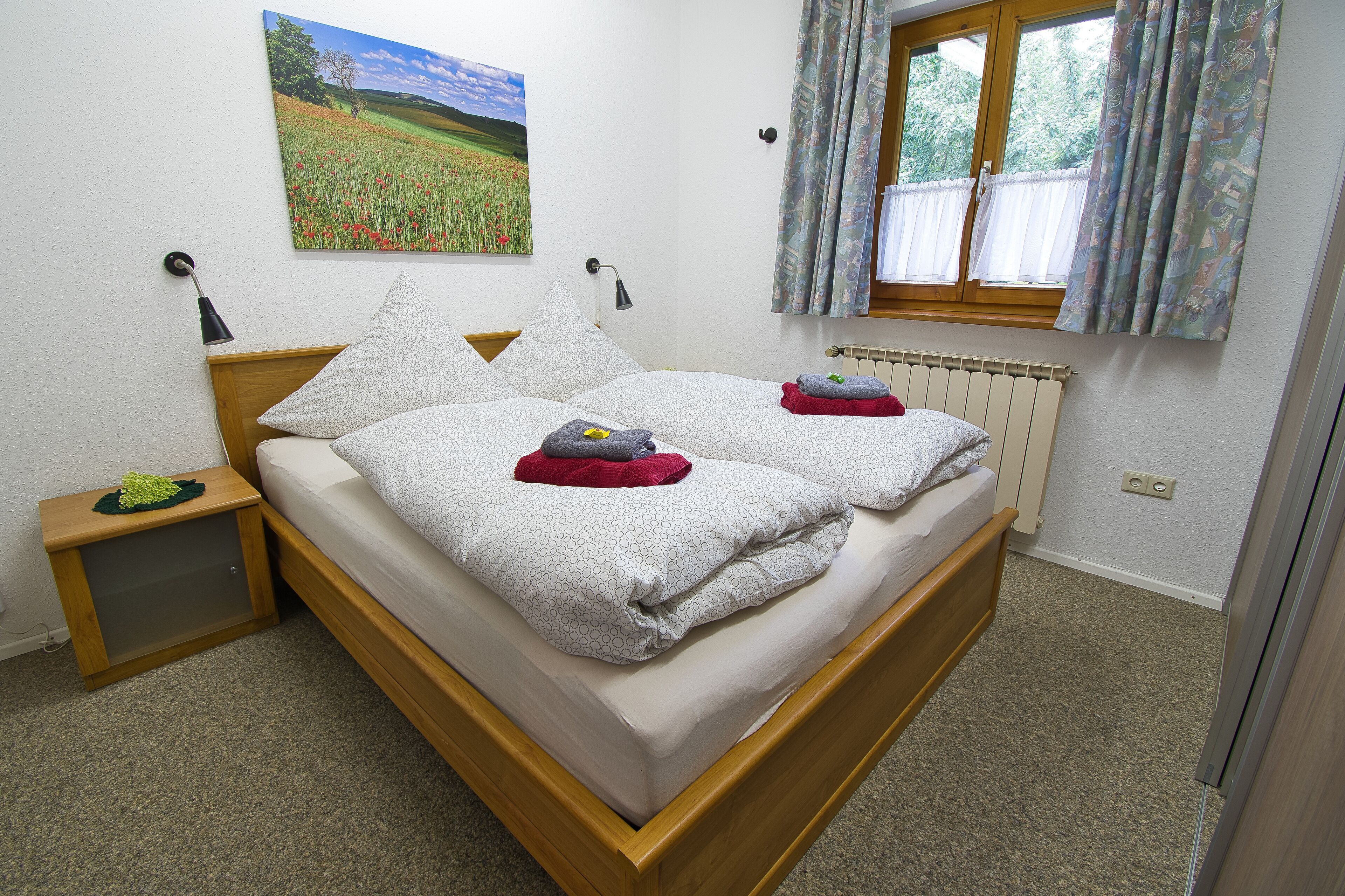 Bügeleisen/Bügelbrett, Reisekinderbett, kostenloses WLAN, Bettwäsche