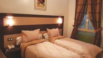 Classic Twin Room | Desk, free WiFi