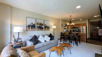 Smart TV y chimenea
