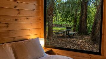 2 bedrooms, iron/ironing board, WiFi (free), bed sheets