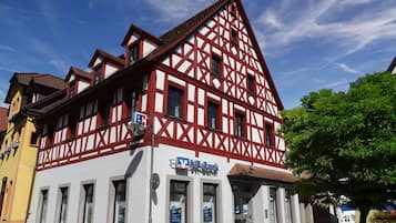Esterni