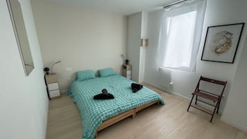 2 makuuhuonetta, silitysrauta/-lauta, Wi-Fi, vuodevaatteet