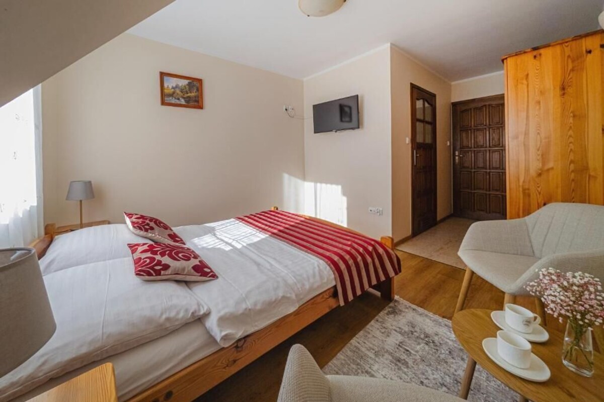 Double Room, Mountain View | Iron/ironing board, free WiFi