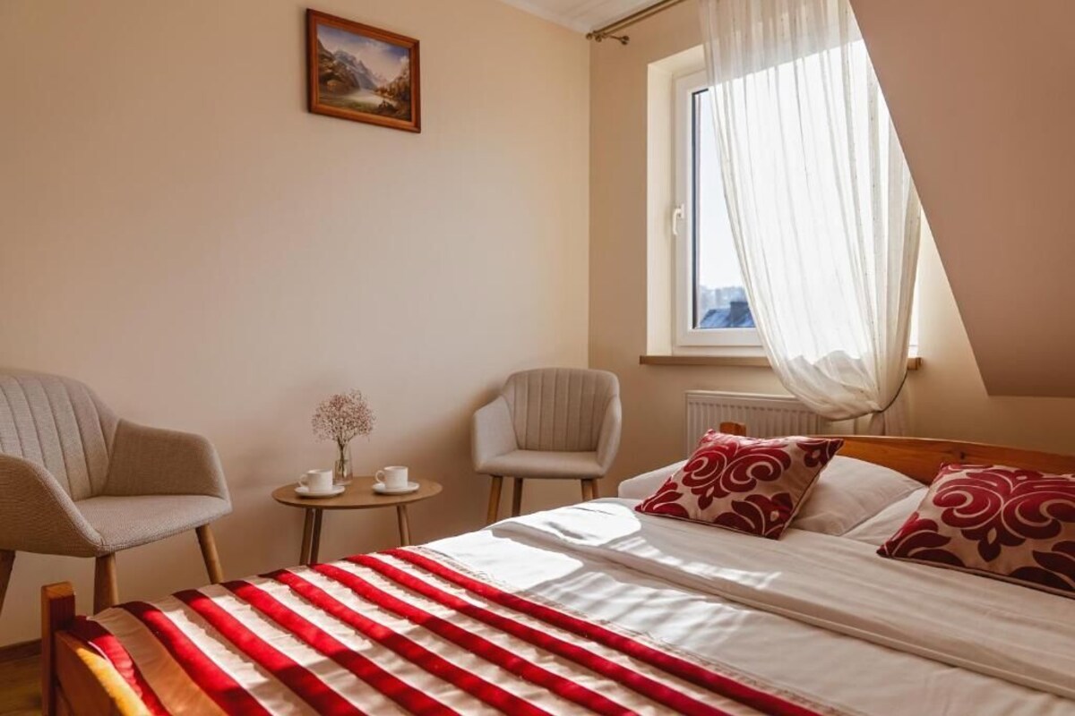 Double Room, Mountain View | Iron/ironing board, free WiFi