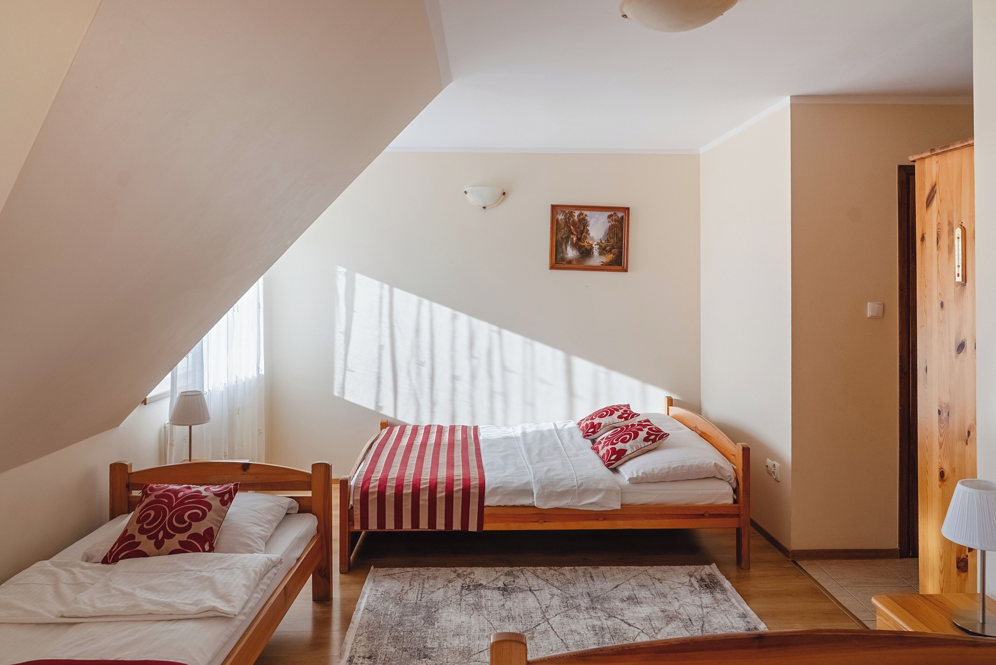 Chambre Familiale, vue montagne | Fer et planche à repasser, Wi-Fi gratuit