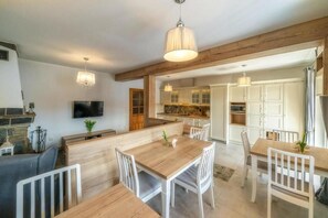 Triple Room | Dining - Pokoje Pod Tatrami & Apartamenty Bialy Dunajec (Bialy Dunajec)
