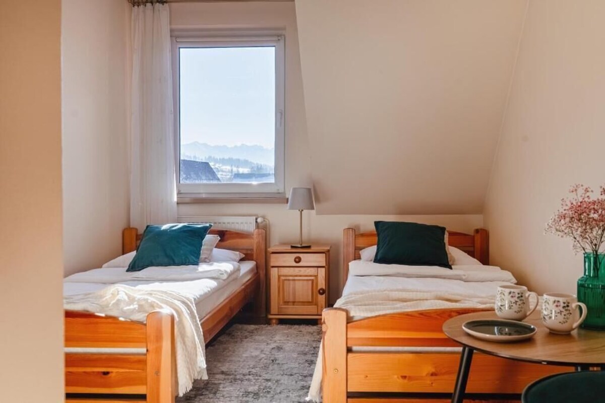 Twin Room, Mountain View | Iron/ironing board, free WiFi