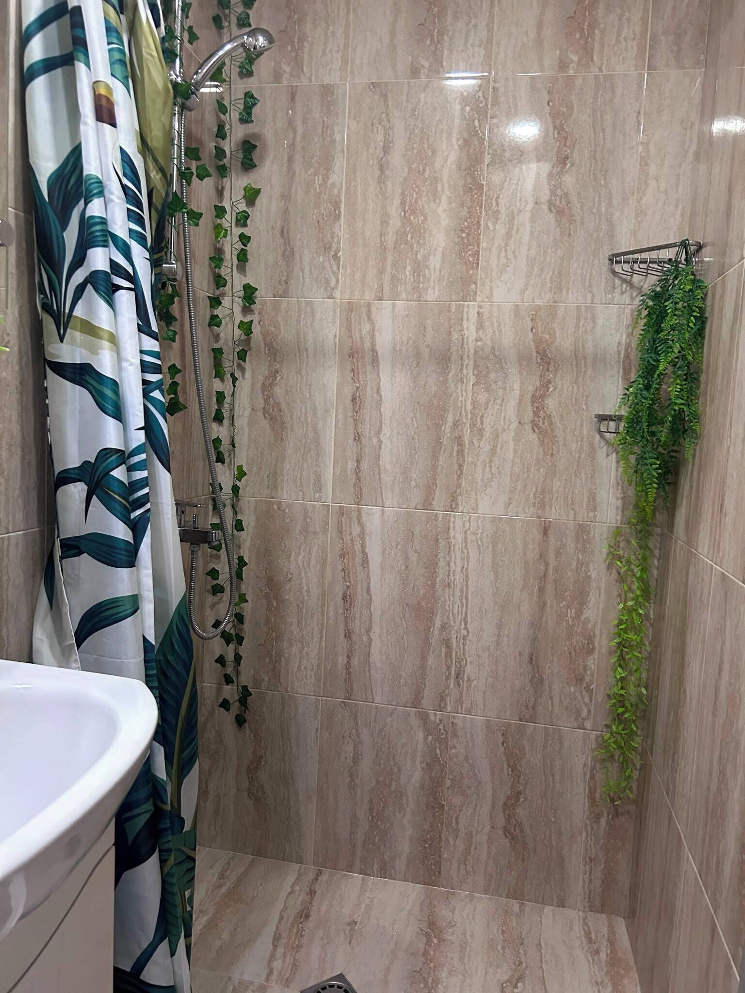 Haartrockner, Bidet, Handtücher, Seife