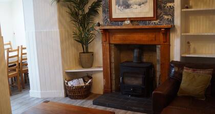 3-bed cottage- fast Wi-Fi-big garden
