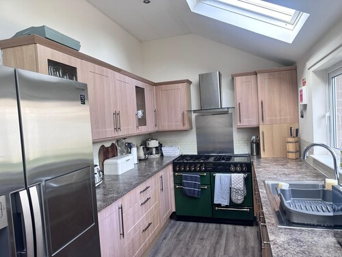 3-bed cottage- fast Wi-Fi-big garden