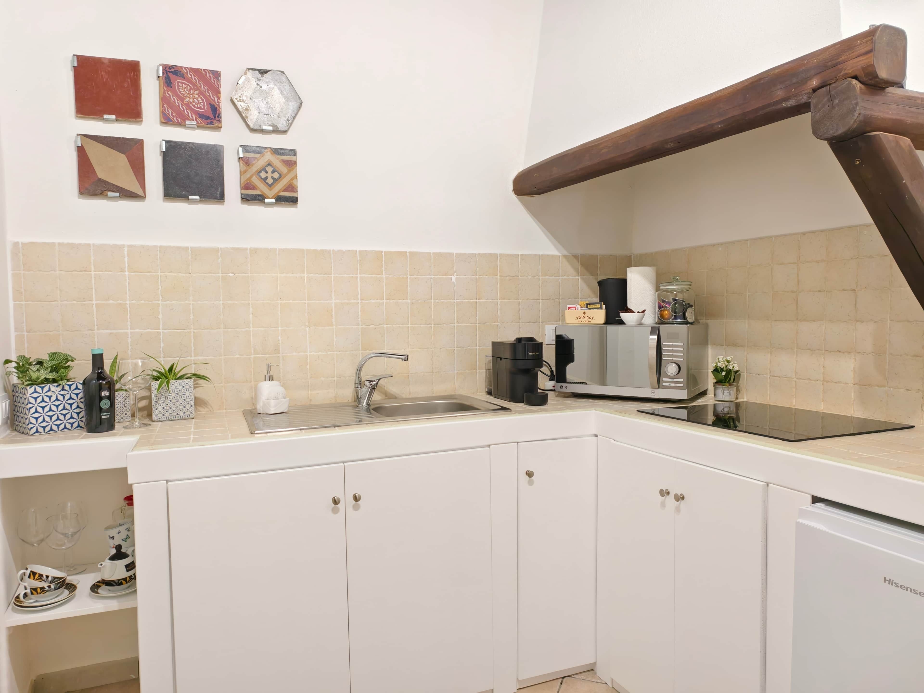 Macchina per tè/caffè, frigorifero, microonde, forno