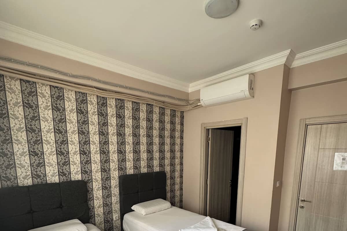 Free WiFi, bed sheets