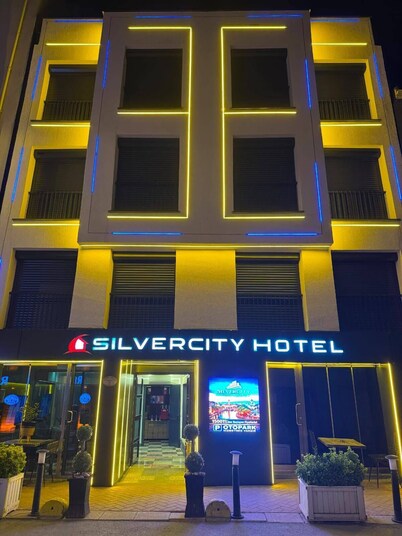Silvercity Hotel&Suites