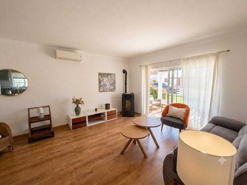 Your Coastal Oasis: Bright, Modern T2 Villa with Pool & Resort Amenities