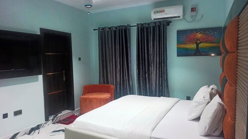 ERATON HOTEL