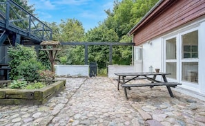 Outdoor dining - Historic farmhouse on Møn with forest and views (Borre)