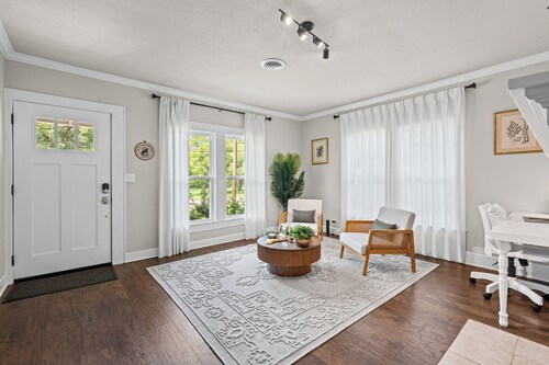 The Belton Belle —Historic Belton Cottage