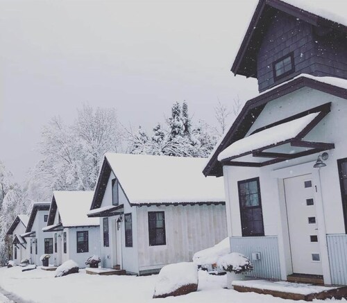 The Ridgeline | Near Saddleback • Walk to Rangeley Lake