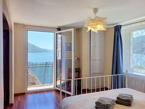 Room - Wonderful private villa for 10 people with WIFI, TV, terrace and panoramic view (Piodina)