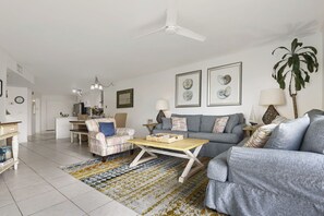 TV - BEACHFRONT! Beautiful pool, hot tub, tennis, pickle &LOTS of restaurants nearby! (St. Augustine)