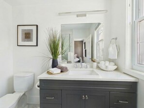 Bathroom - Peaceful Boho Retreat | Free Private Parking (Chicago)