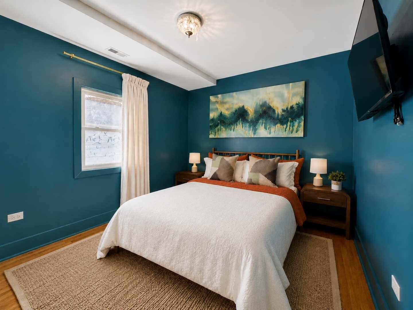 3 bedrooms, iron/ironing board, travel crib, WiFi (free)