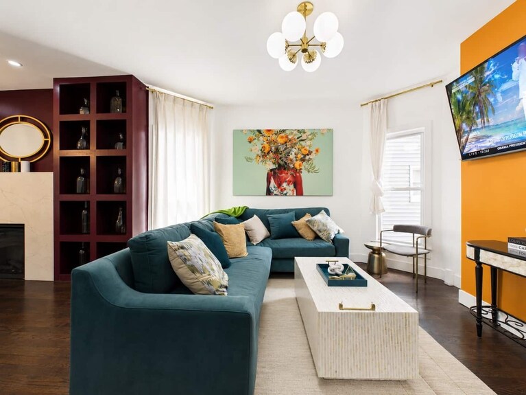 Designer Home | Steps To The Obama Center & Beach - Chicago, IL